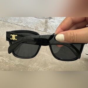 Women's Classic Elegant Black Square Polarized Sunglasses - NEW